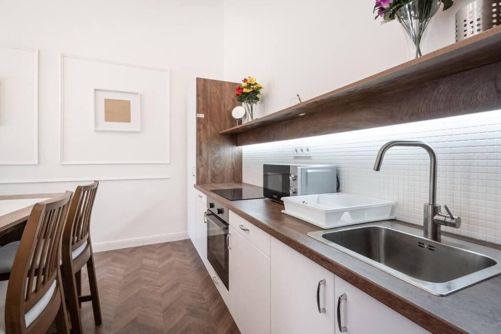 Stylish In The Center Apartamento